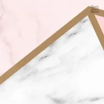 Chambre avec papier peint effet marbre design moderne