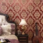 Papier peint baroque rouge au motif élégant