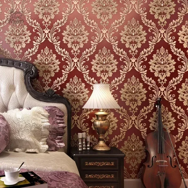 Papier peint baroque rouge au motif élégant