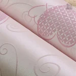 Papier peint rose avec motifs de princesse pour enfant