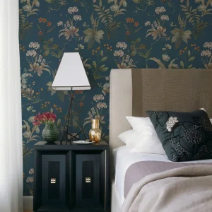 Papier peint avec motifs végétaux pour une ambiance fraîche