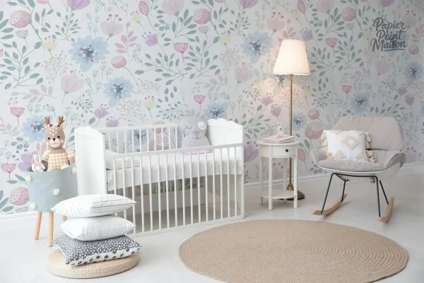 Papier peint enfantin avec fleurs colorées pour chambre