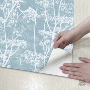 Papier peint design pour rénovation de salle de bain