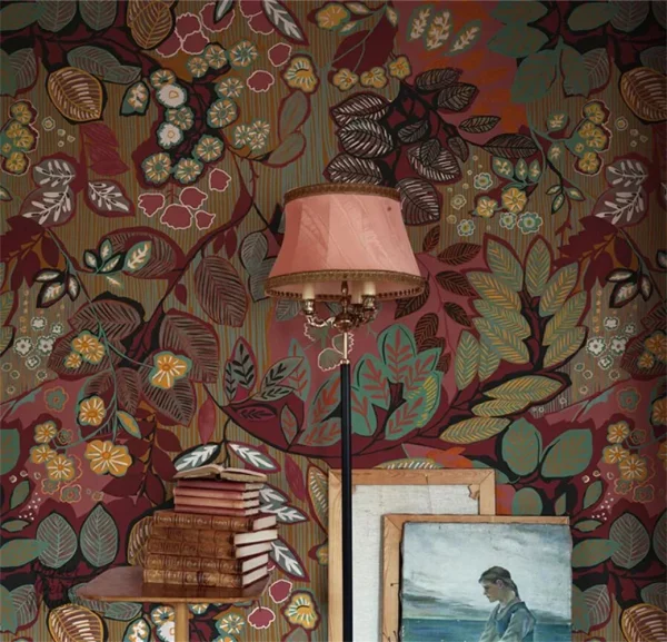 Papier peint fleuri style ancien avec motifs délicats