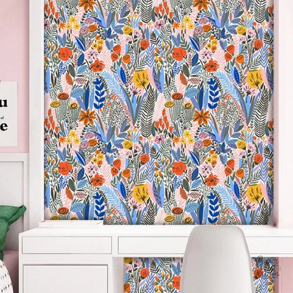 Papier peint fleuri aux motifs de fleurs colorées